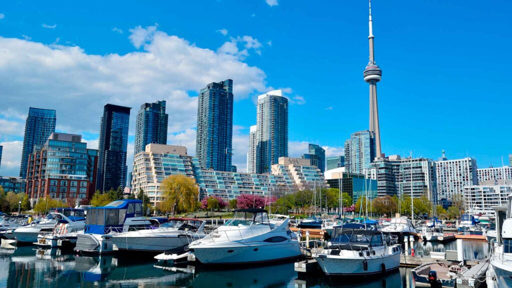 Estudia y vive en Toronto asesoramiento legal para el emigrante en canada dextino
